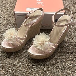 Bling pink Blush Wedges with Cream Floral Detail
